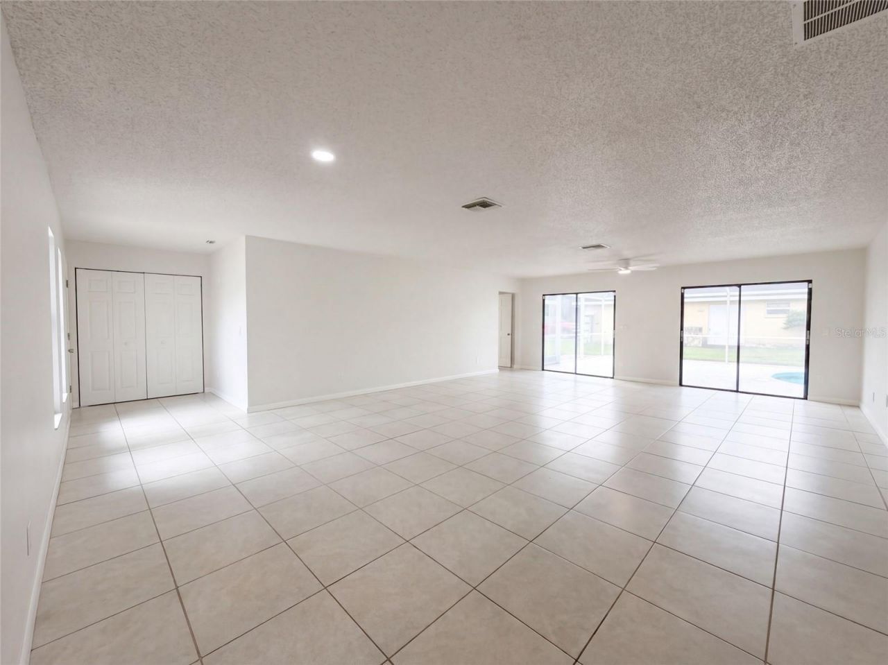 8022 Timber Lake Lane, Sarasota, FL 34243 Photo