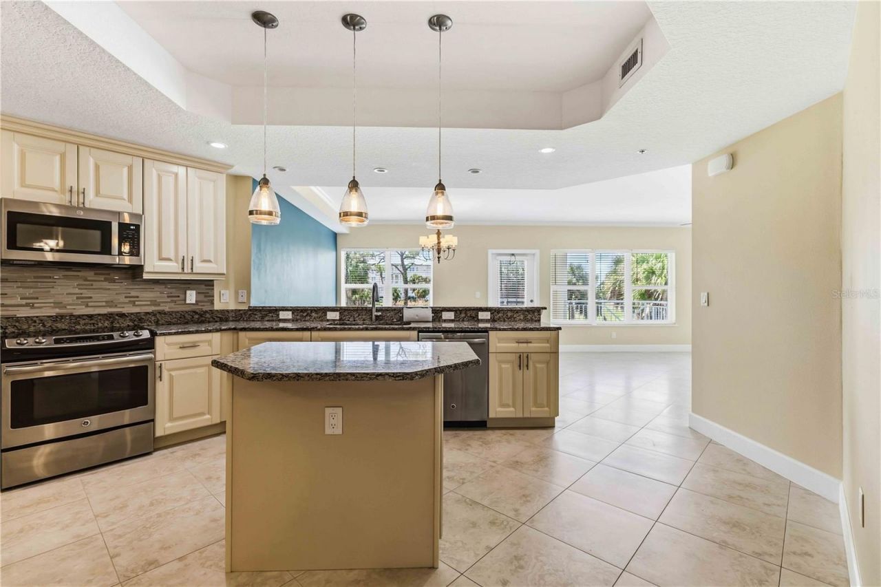 7820 34th Ave W , Unit 102, Bradenton, FL 34209 Photo