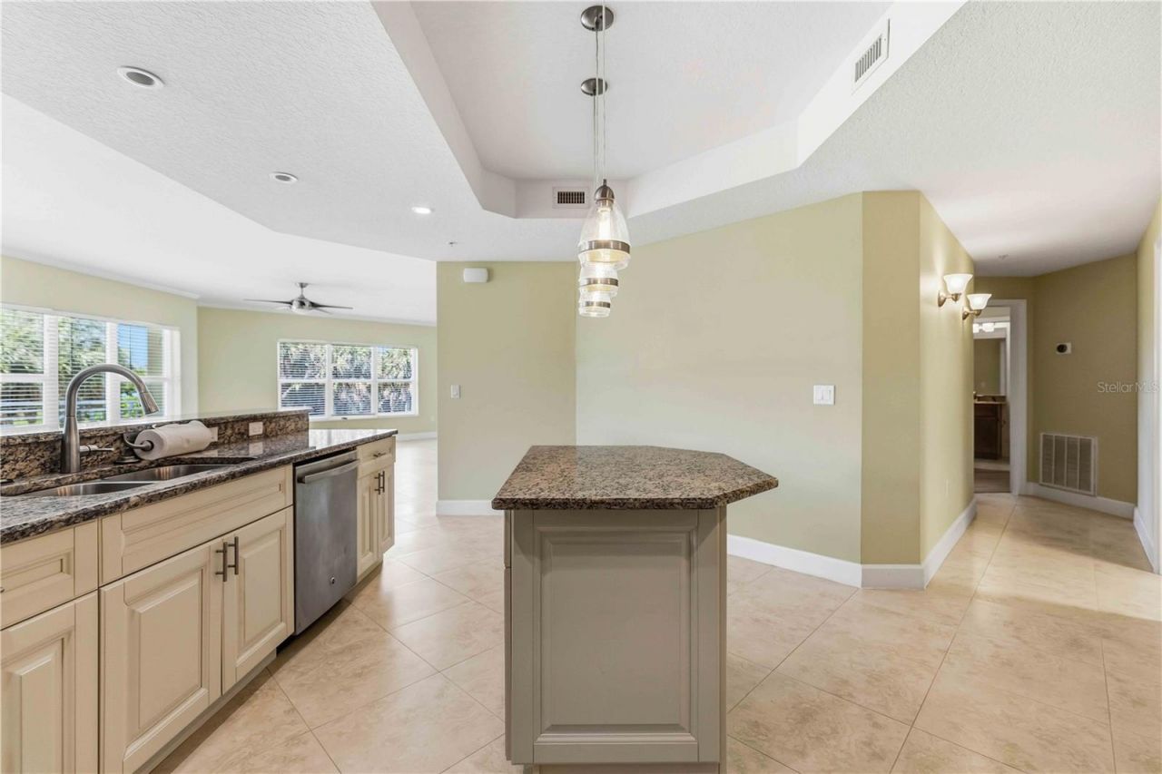 7820 34th Ave W , Unit 102, Bradenton, FL 34209 Photo
