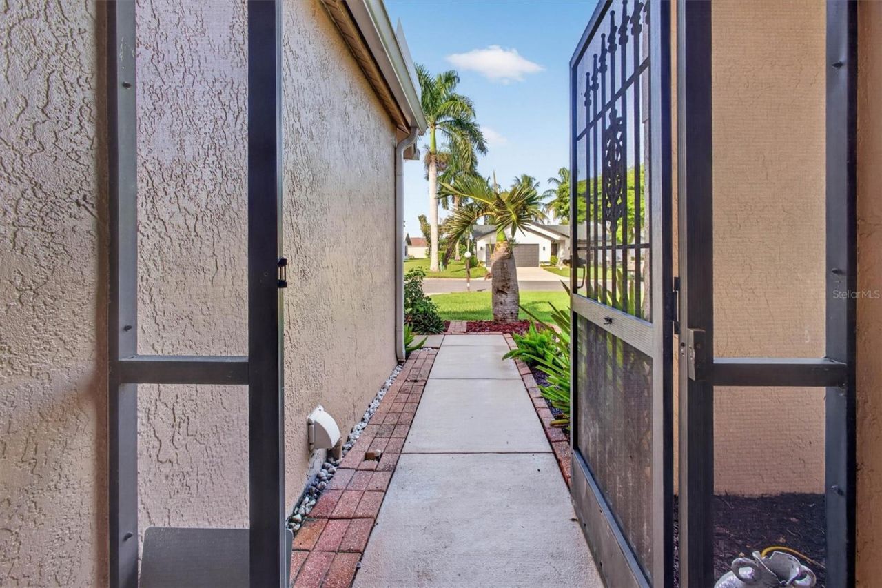 6981 Saint Edmunds Loop, Fort Myers, FL 33966 Photo