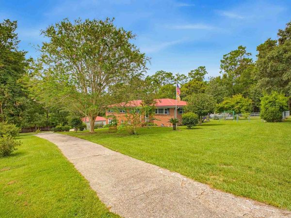 2370 Le Ruth Dr, Pensacola, FL 32514