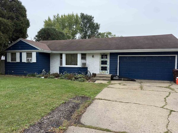 2611 E State Street, ROCKFORD, IL 61108