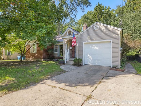 1931 Hall Street SE, East Grand Rapids, MI 49506
