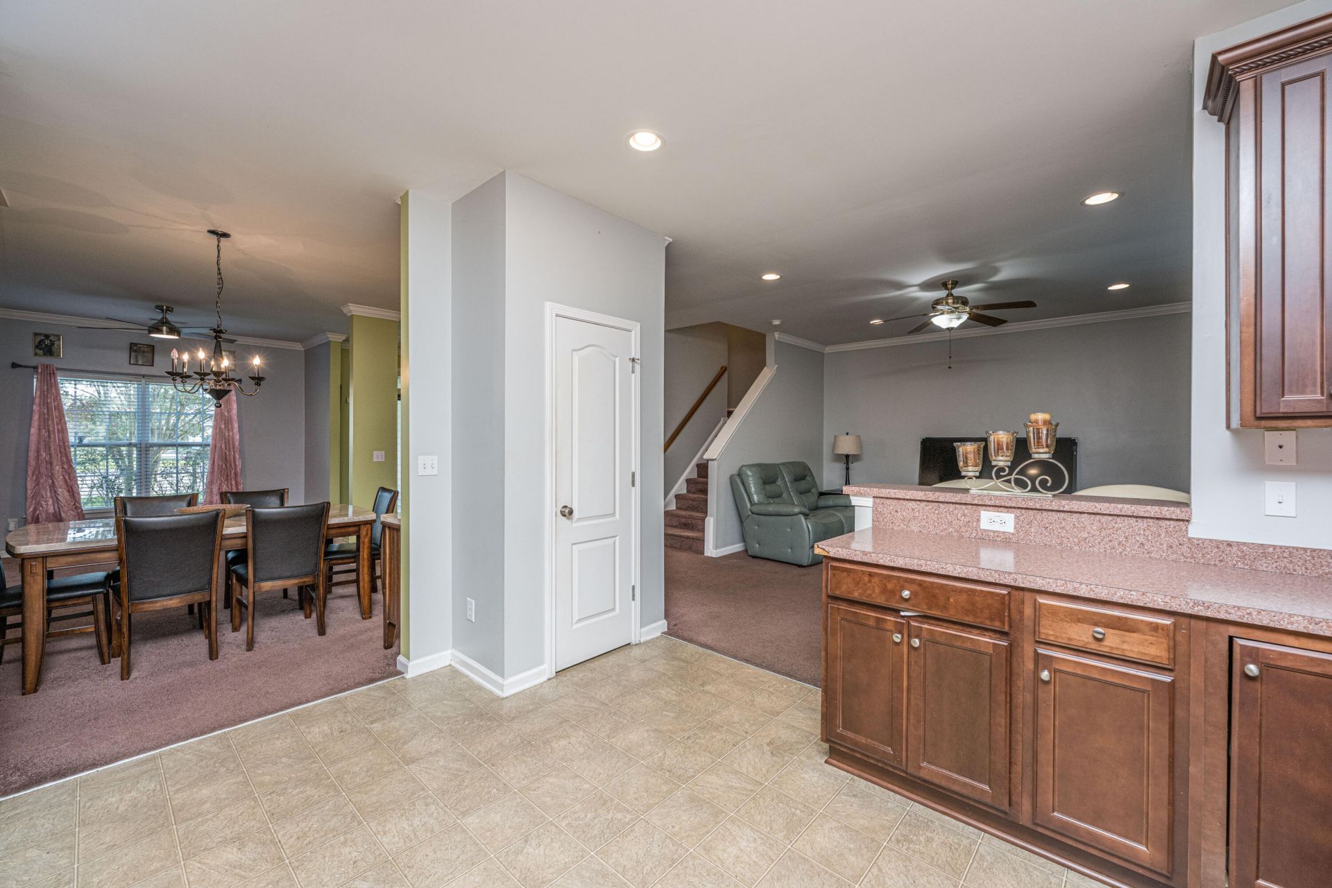 325 Foster Greens Court Photo 13