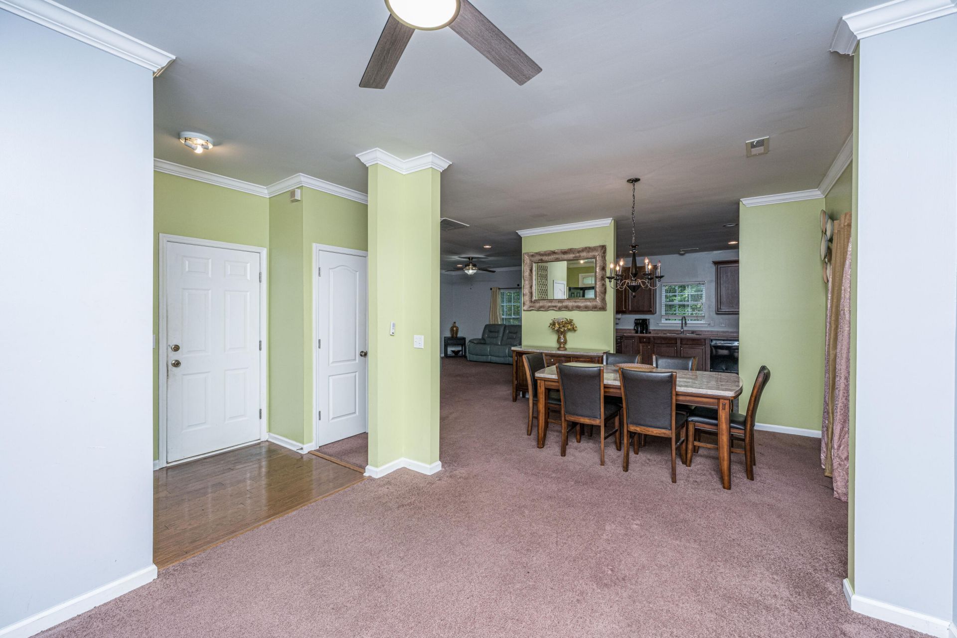 325 Foster Greens Court Photo 6