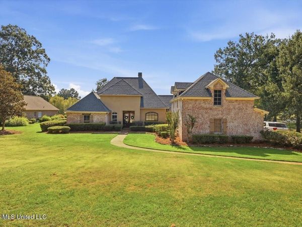 110 Lake Ridge Drive, Madison, MS 39110