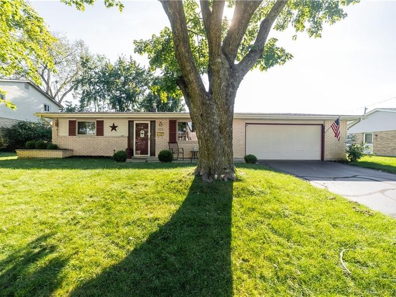 1039 Heathwood Drive, Englewood, OH 45322 Photo 1