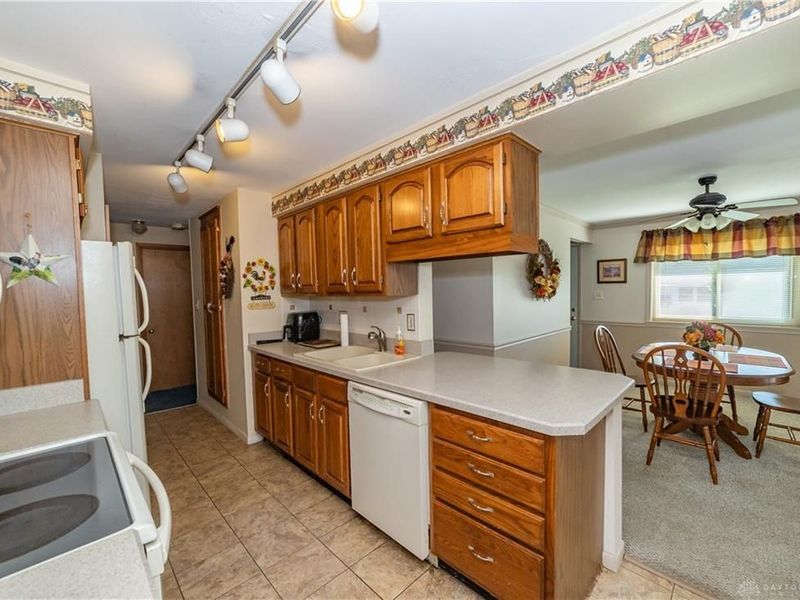 1039 Heathwood Drive, Englewood, OH 45322 Photo 10