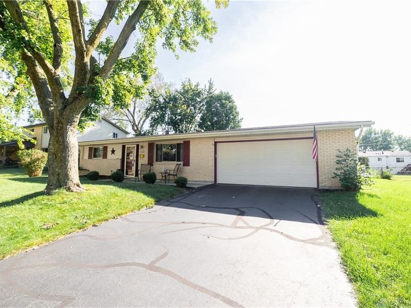 1039 Heathwood Drive, Englewood, OH 45322 Photo 3