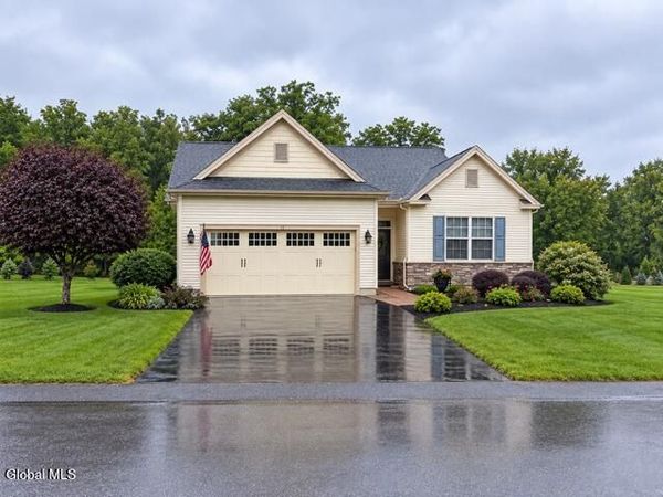 40 Whitney Drive, Mechanicville, NY 12118