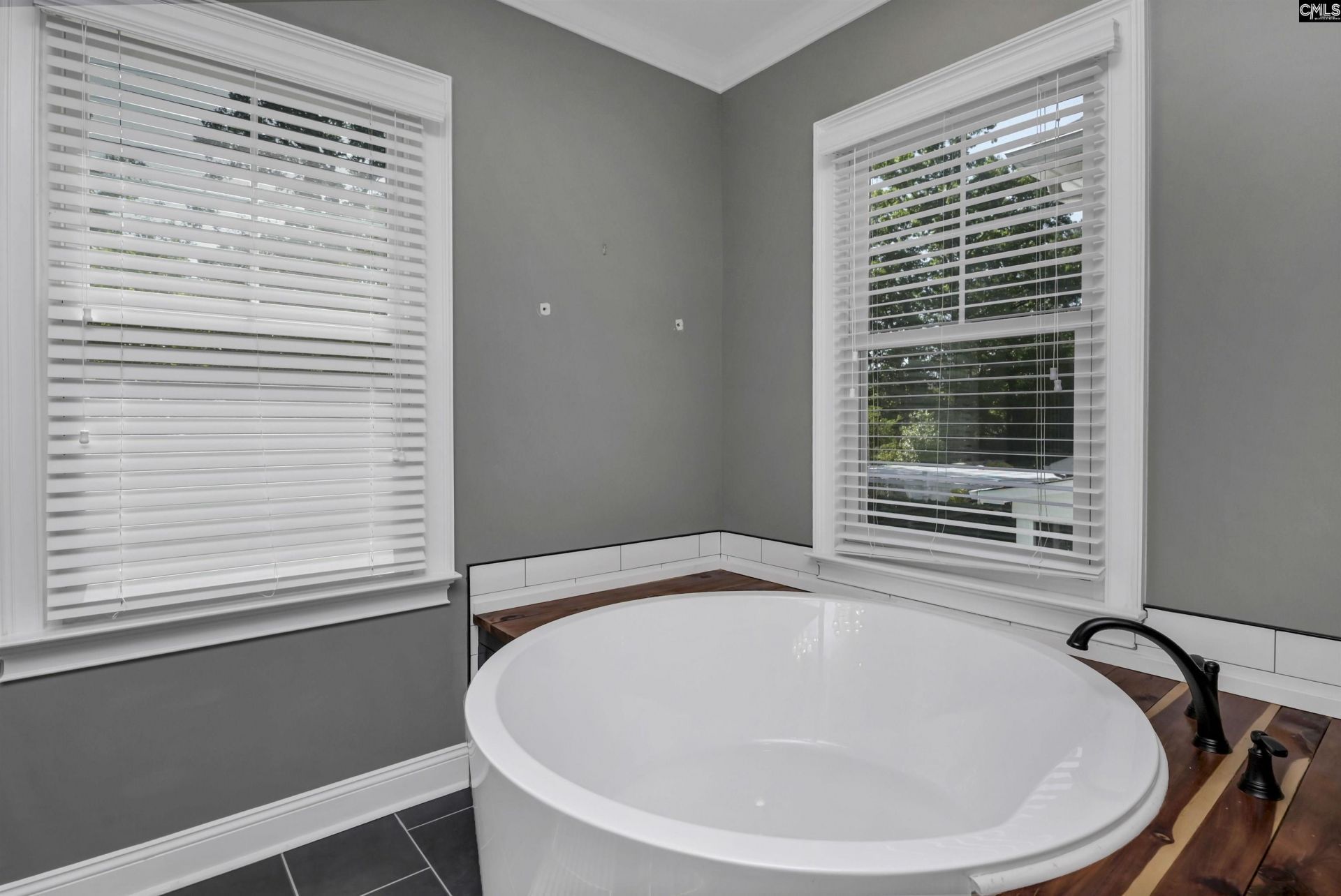 657 Tailwater Bend  Photo 32