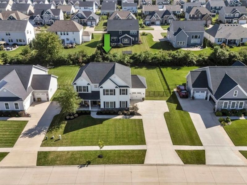 36633 Capri Lane, North Ridgeville, OH 44039 Photo 2