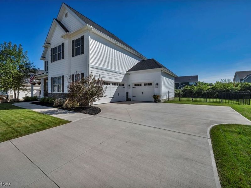 36633 Capri Lane, North Ridgeville, OH 44039 Photo 3
