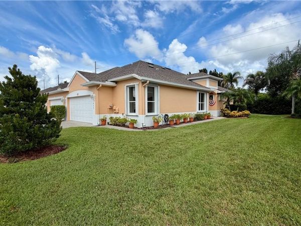 433 N Tangerine Square SW, Vero Beach, FL 32968