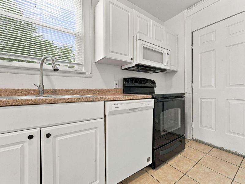 2146 Leonard Avenue, Columbus, OH 43219 Photo 15