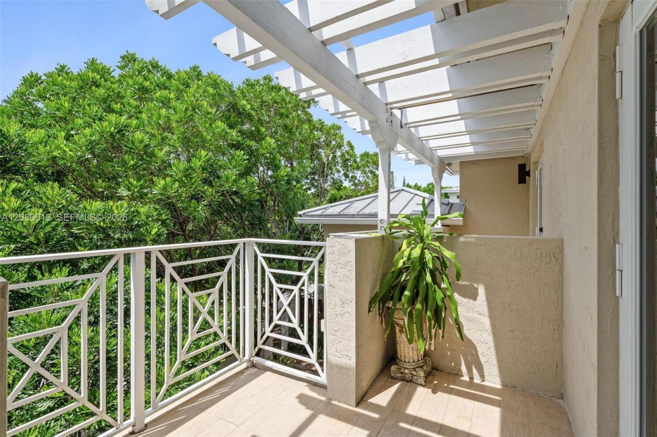 3139 Hibiscus St, Unit 3139, Miami, FL 33133 Photo
