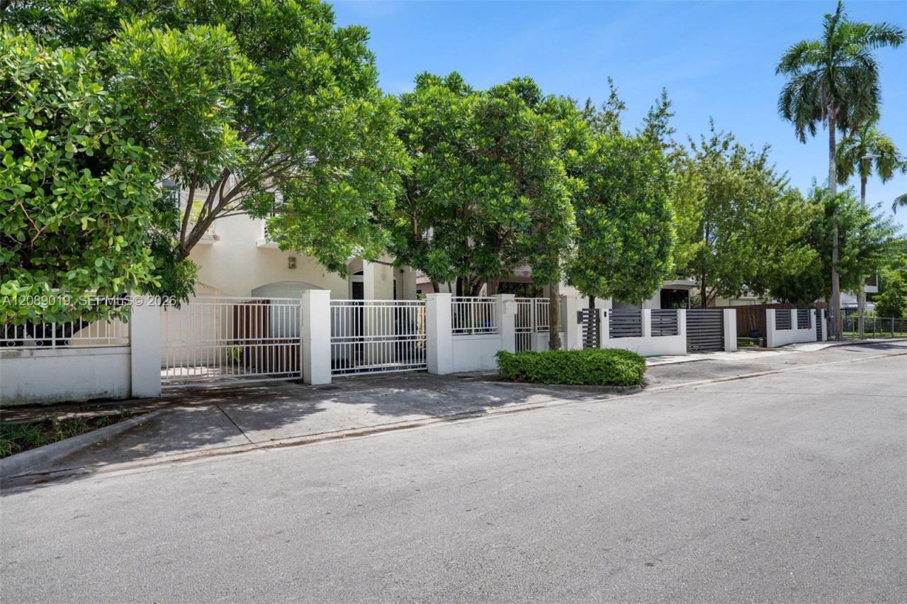 3139 Hibiscus St, Unit 3139, Miami, FL 33133 Photo