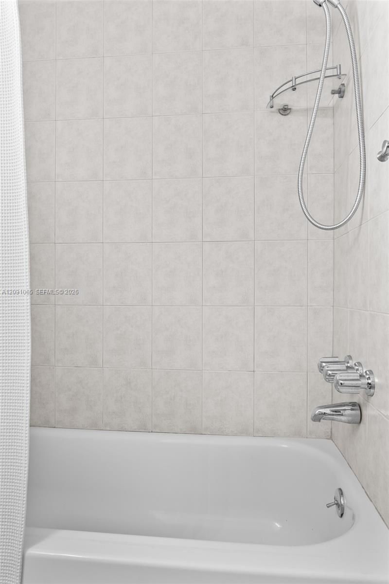1720 Jefferson St , Unit 407, Hollywood, FL 33020 Photo