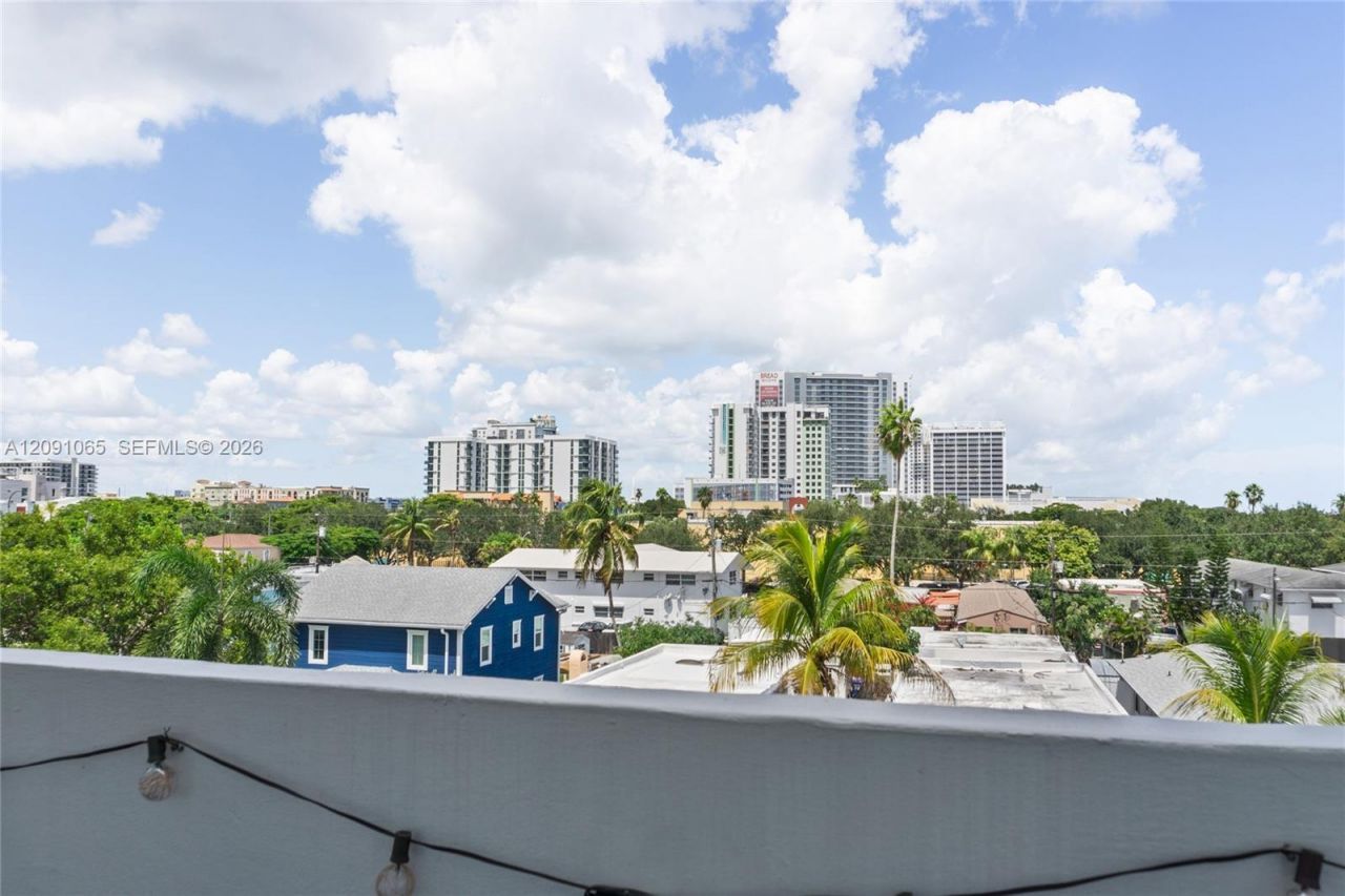 1720 Jefferson St , Unit 407, Hollywood, FL 33020 Photo