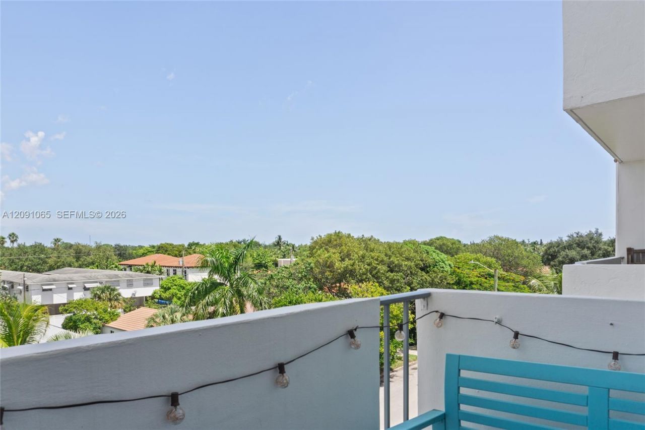 1720 Jefferson St , Unit 407, Hollywood, FL 33020 Photo
