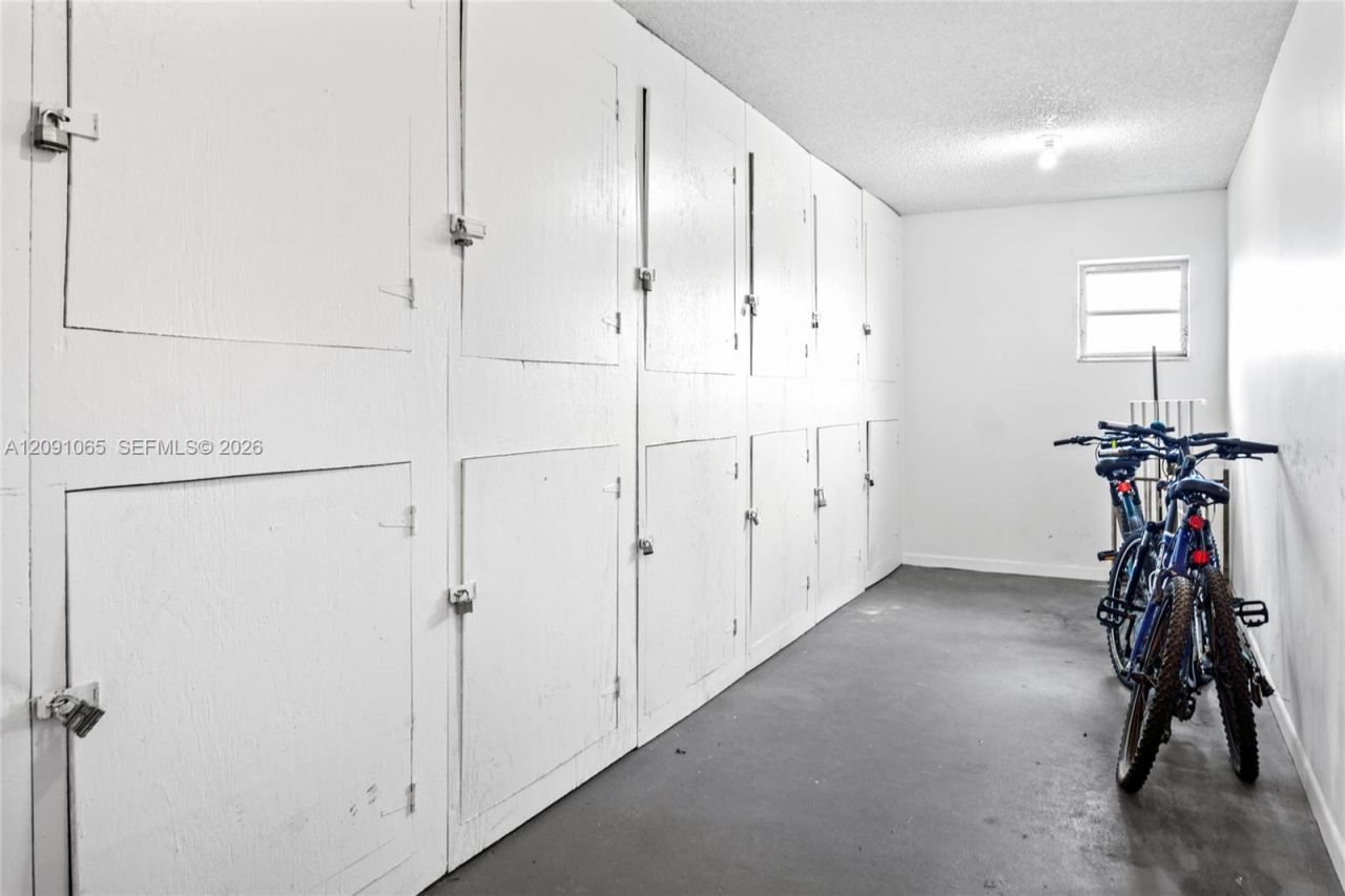 1720 Jefferson St , Unit 407, Hollywood, FL 33020 Photo