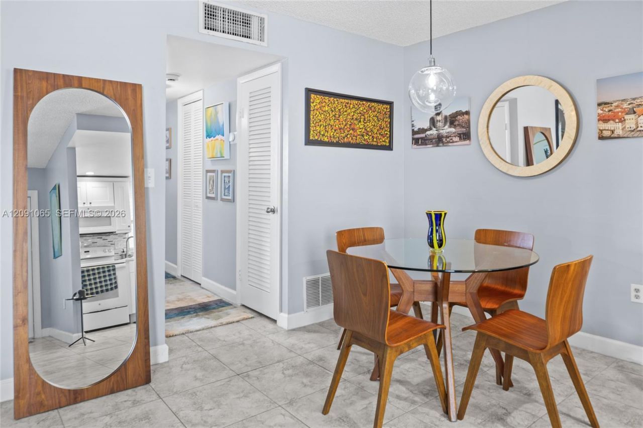 1720 Jefferson St , Unit 407, Hollywood, FL 33020 Photo