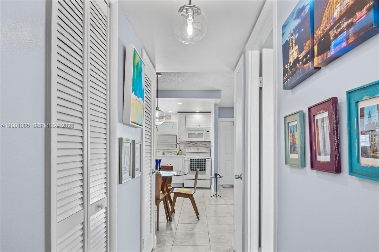 1720 Jefferson St , Unit 407, Hollywood, FL 33020 Photo