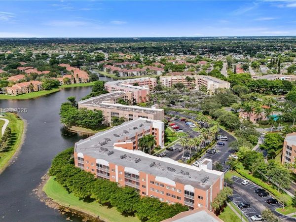 7735 Yardley Dr, Unit 213, Tamarac, FL 33321