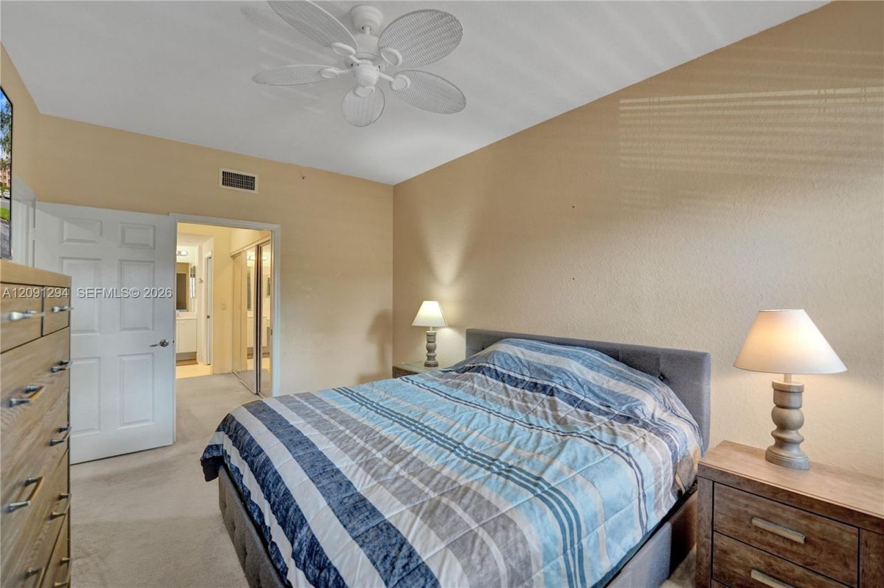 7735 Yardley Dr, Unit 213, Tamarac, FL 33321 Photo
