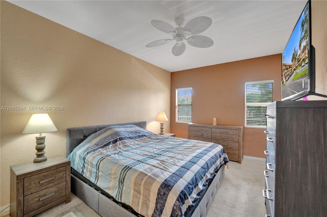 7735 Yardley Dr, Unit 213, Tamarac, FL 33321 Photo