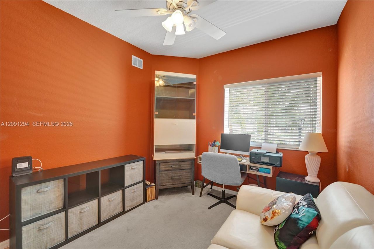 7735 Yardley Dr, Unit 213, Tamarac, FL 33321 Photo