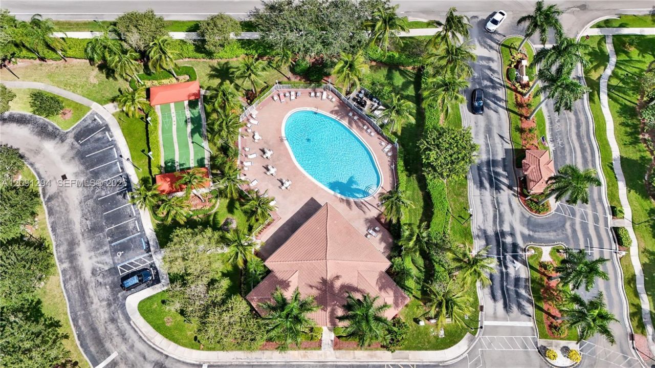 7735 Yardley Dr, Unit 213, Tamarac, FL 33321 Photo
