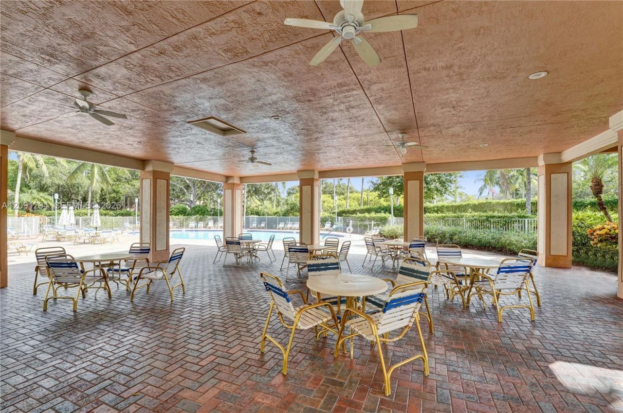 7735 Yardley Dr, Unit 213, Tamarac, FL 33321 Photo