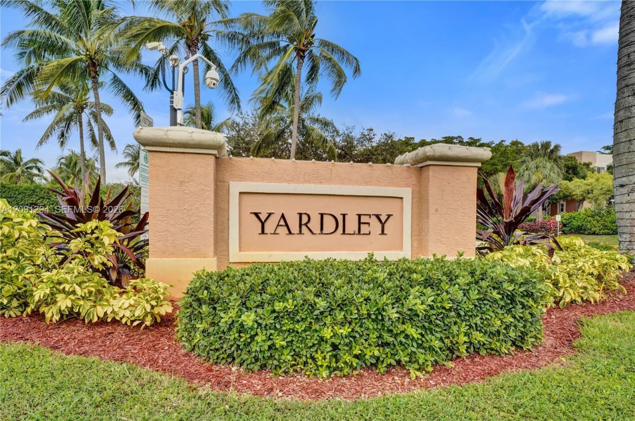 7735 Yardley Dr, Unit 213, Tamarac, FL 33321 Photo
