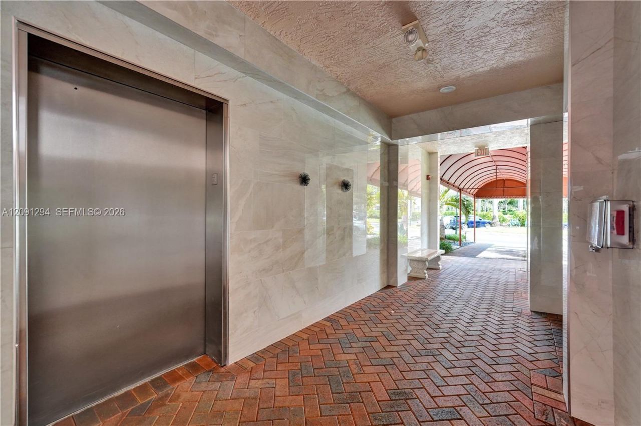 7735 Yardley Dr, Unit 213, Tamarac, FL 33321 Photo