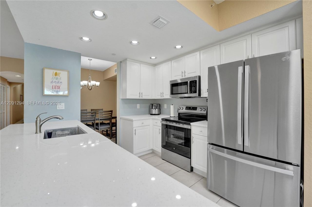7735 Yardley Dr, Unit 213, Tamarac, FL 33321 Photo