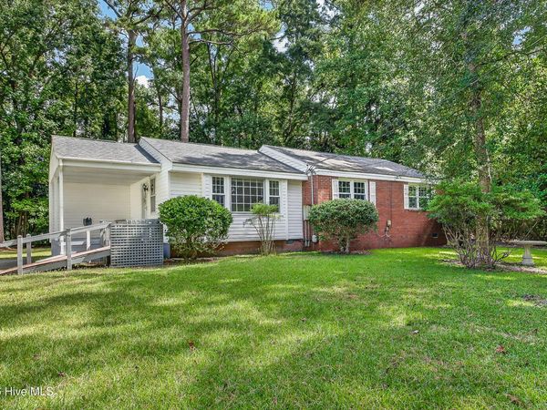 300 Decatur Road , Jacksonville, NC 28540