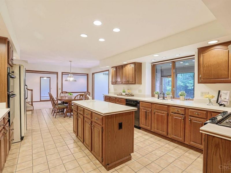 9202 Souffle Circle, Symmes Township, OH 45140 Photo 10