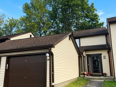 1252 Charlesgate Circle , Williamsville, NY 14051