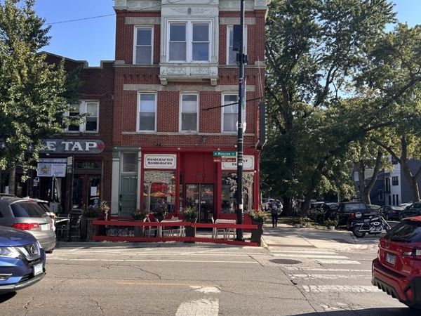 2057 W Roscoe Street , Unit 1R, Chicago, IL 60618