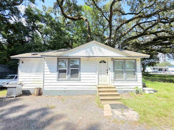 8735 N Palafox St, Pensacola, FL 32534