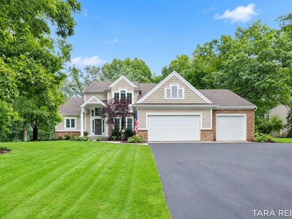 4320 Trail East Drive NE, Ada, MI 49301