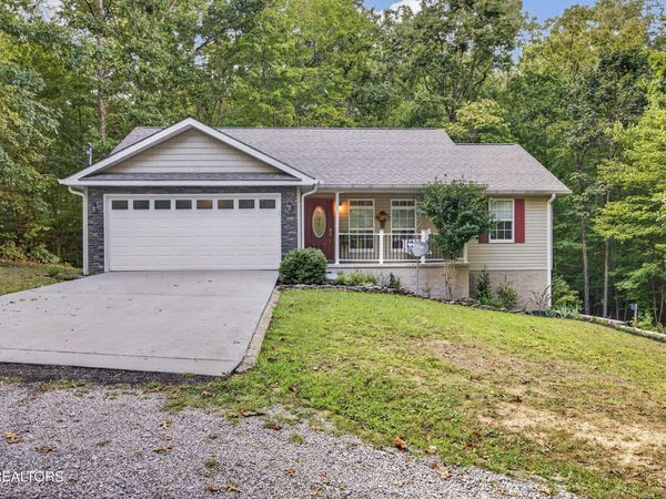 15 Hipswell Court, Crossville, TN 38558