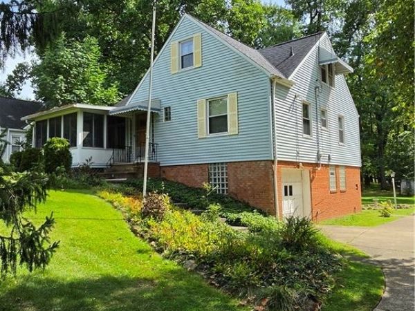 10017 W Ridgewood Drive , Parma Heights, OH 44130