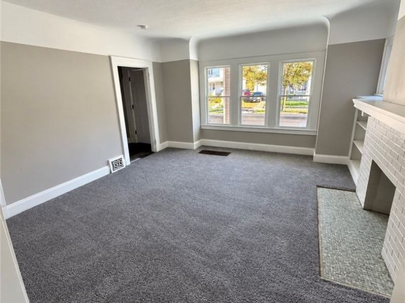 10305 Manor Avenue, Cleveland, OH 44104 Photo 3