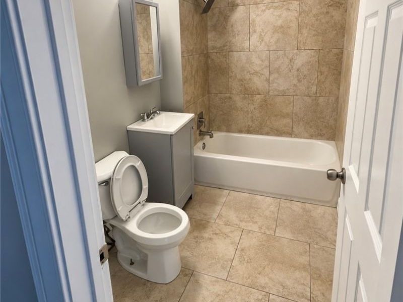 10305 Manor Avenue, Cleveland, OH 44104 Photo 5