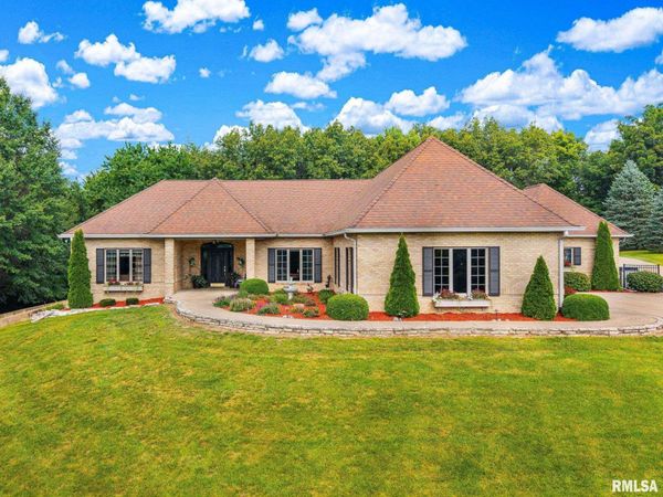 1064 Knox Rd 350 E, Galesburg, IL 61401