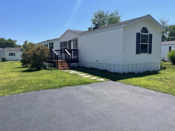 11 Colonial Village, Somersworth, NH 03878