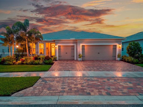 10494 SW Red Maple Way , Port St. Lucie, FL 34987