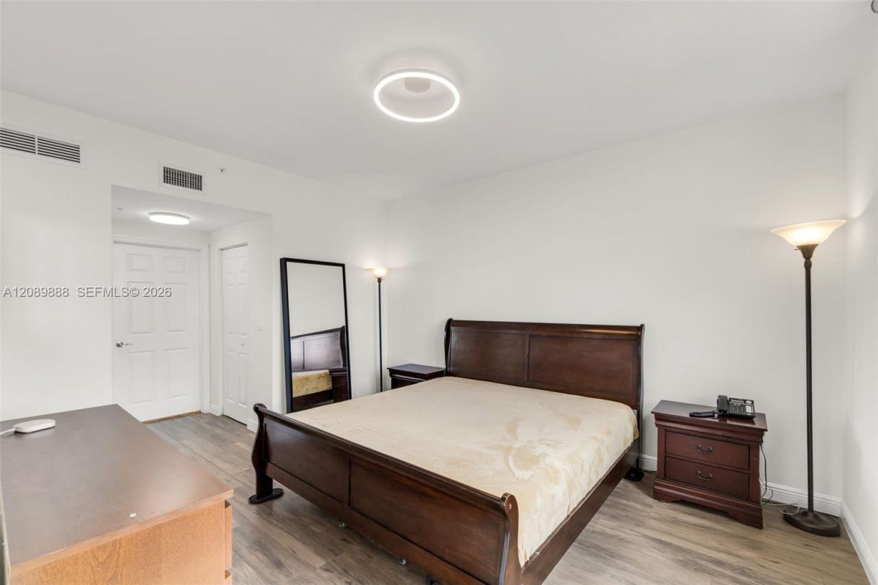 888 S Douglas Rd , Unit 1516, Coral Gables, FL 33134 Photo